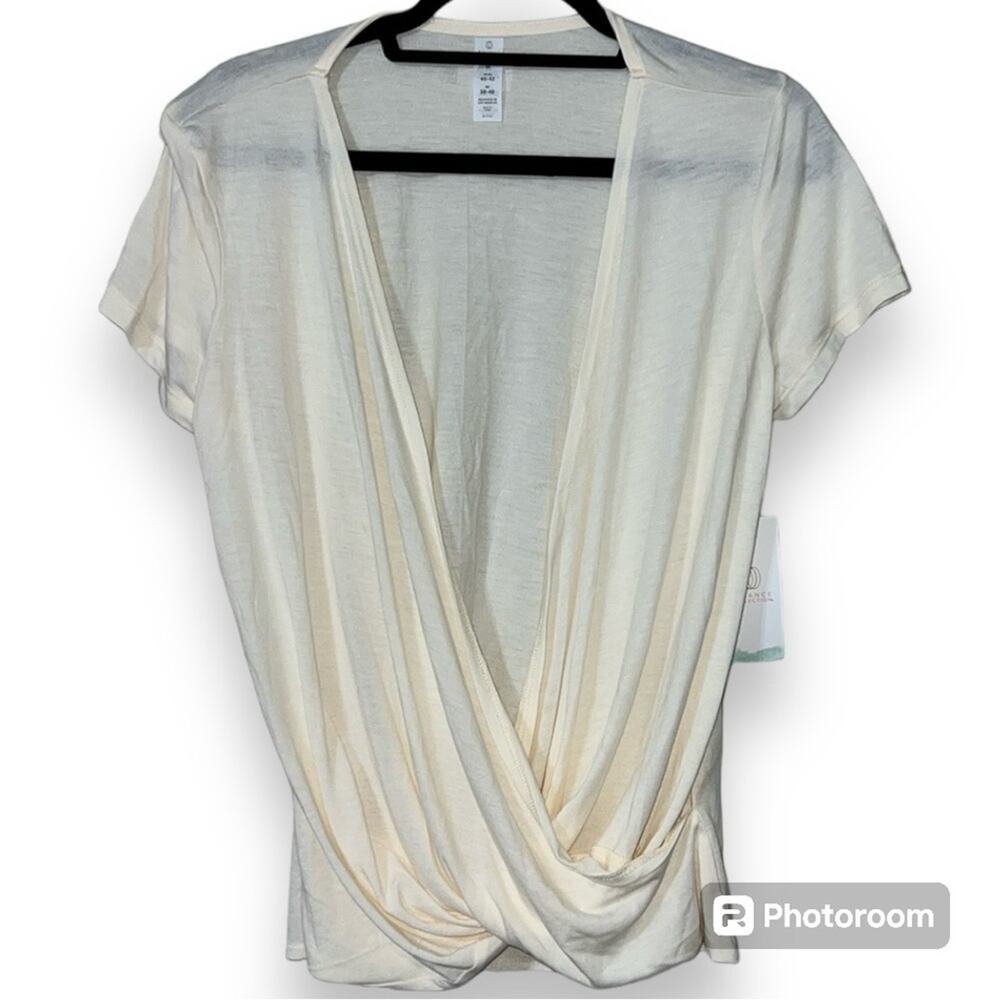 BALANCE COLLECTION size medium creme color drape top short sleeve super soft NWT